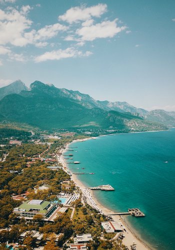 Kemer Bucht mit Taurus Gebirge