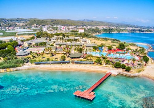 Badespaß am Strand in der Türkei